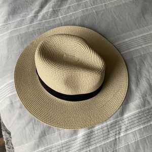 Adjustable Straw fedora NWOT